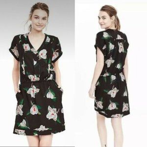 Banana Republic Black and White Floral Dress with Pockets Sz XS